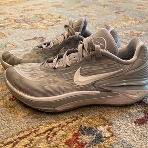 ⭐️ GENTLY WORN ⭐️ for basketball games only! Nike Air Zoom GT Cut 2 size 6